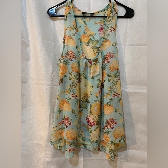 3/$28❤️Beware flower print, see-through top size XL - Picture 3 of 6